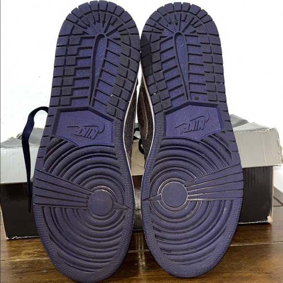 2010 Air Jordan 1 retro  Purple High Sneakers - Picture 7 of 10
